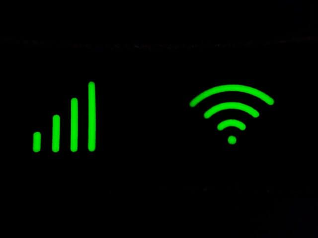 What the X on my mobile network icon means -Android
