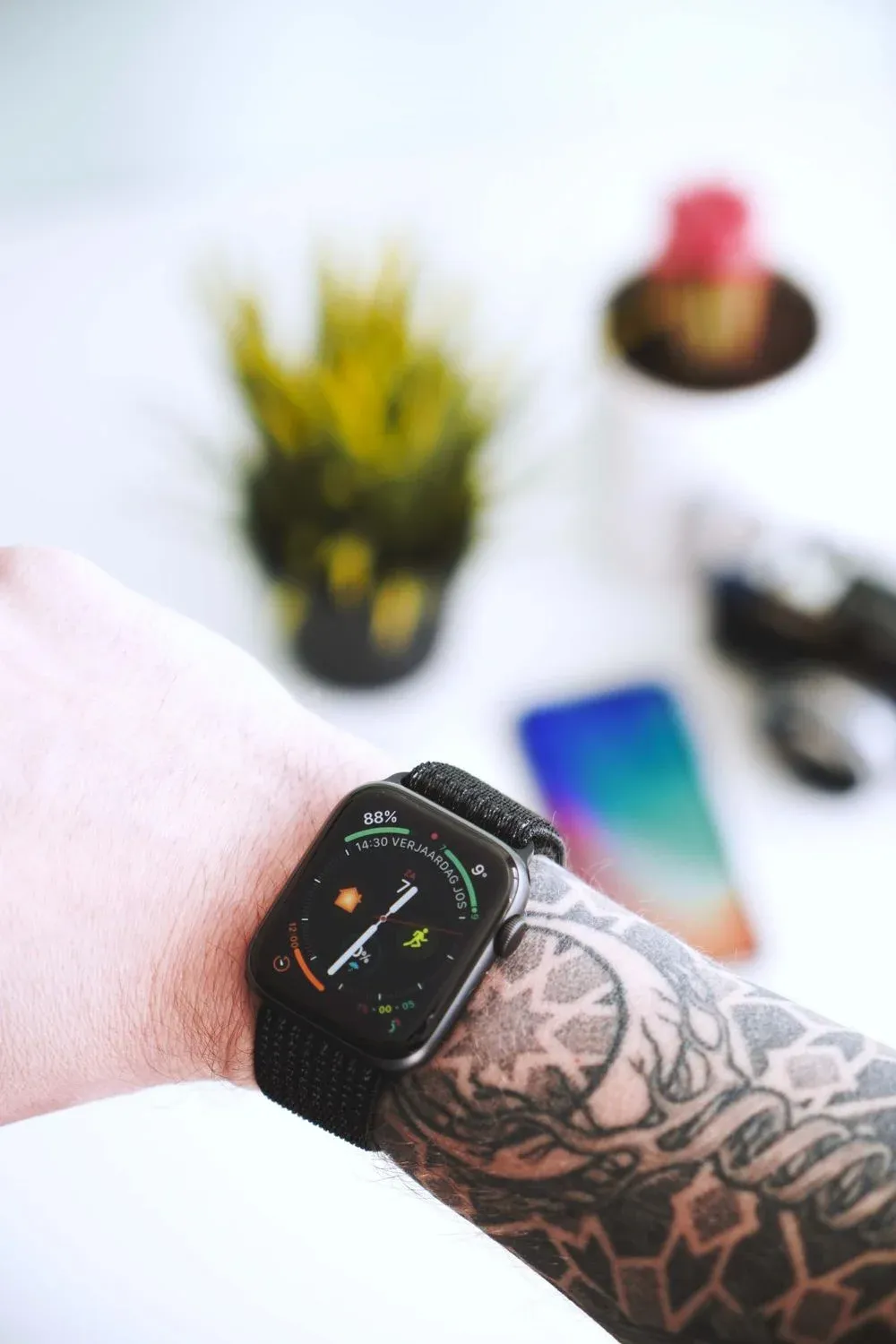 Do Apple watches work on a tattooed wrist?