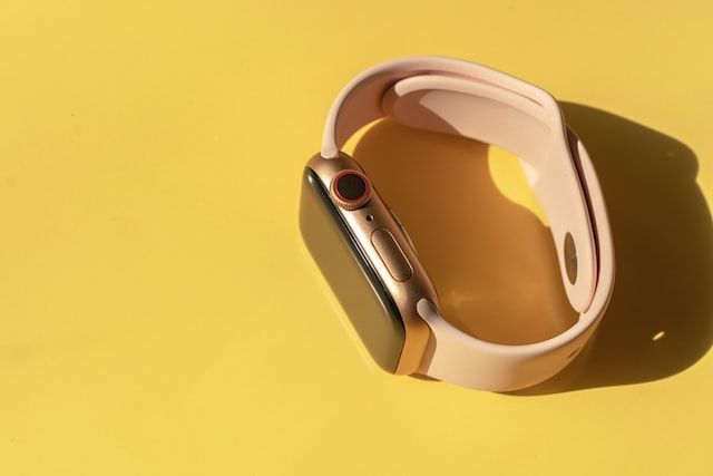 What can an Apple Watch do without cellular?
